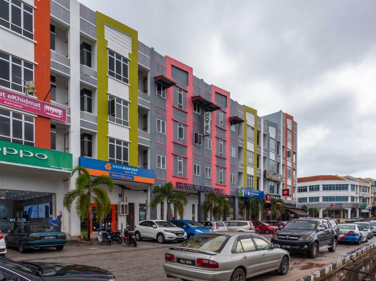Remember Hotel Bukit Gambir Exteriör bild